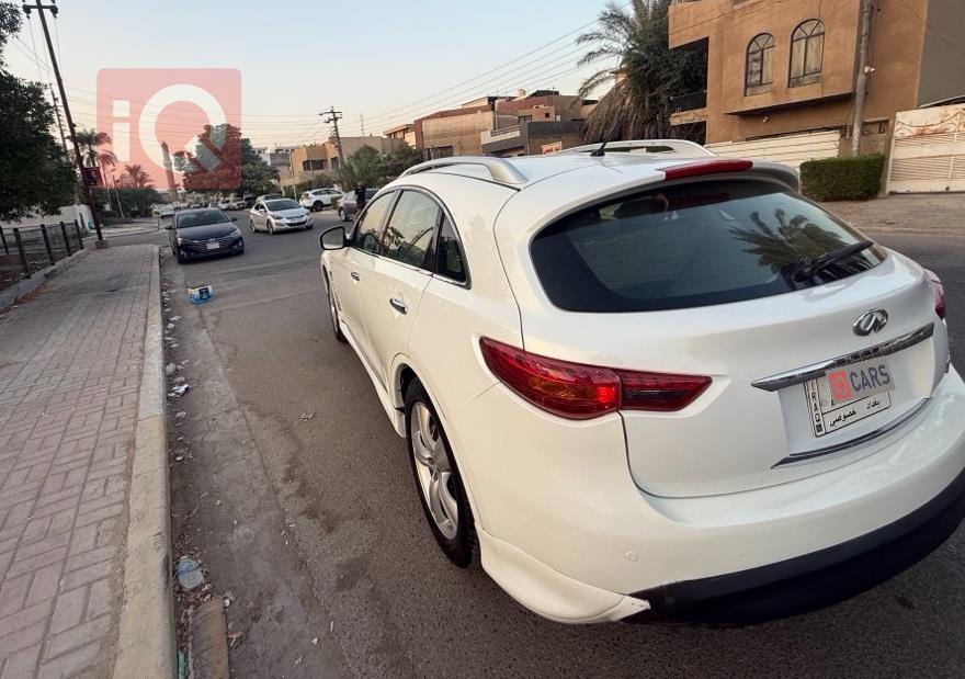 ئینفینیتی FX